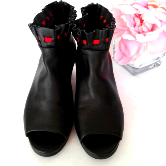 Lori Goldstein black open toe booties - Picture 11 of 12